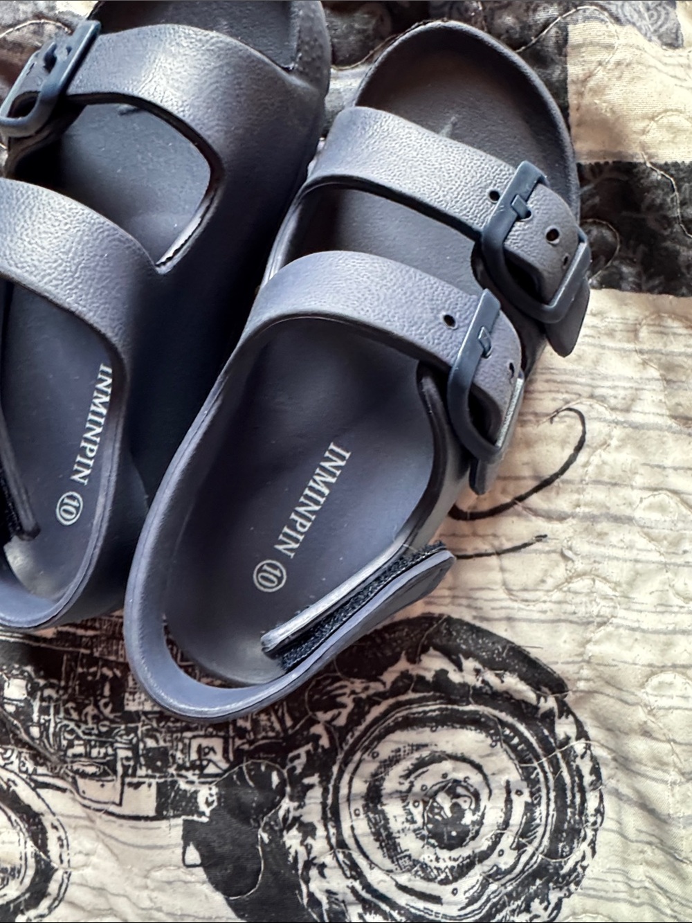 Toddler Sandals - Picture 2 of 3